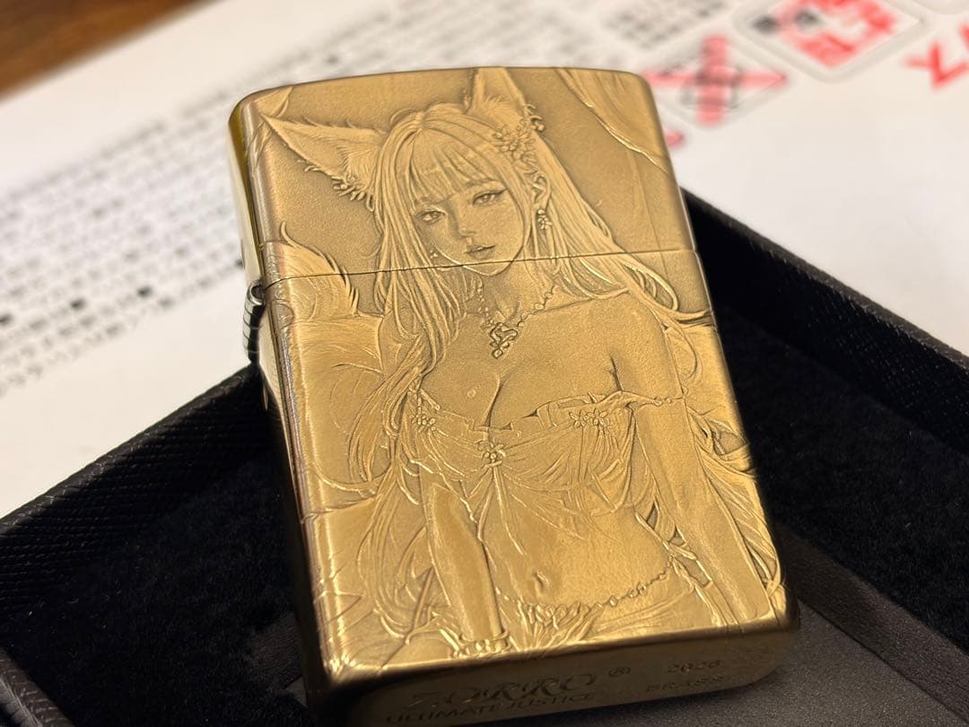 新品綺麗ZORRO ホステスの両目彫刻加工 オイルライター真鍮製グッズ — image 2