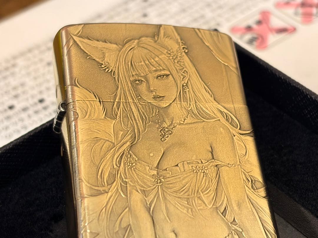 新品綺麗ZORRO ホステスの両目彫刻加工 オイルライター真鍮製グッズ — image 4