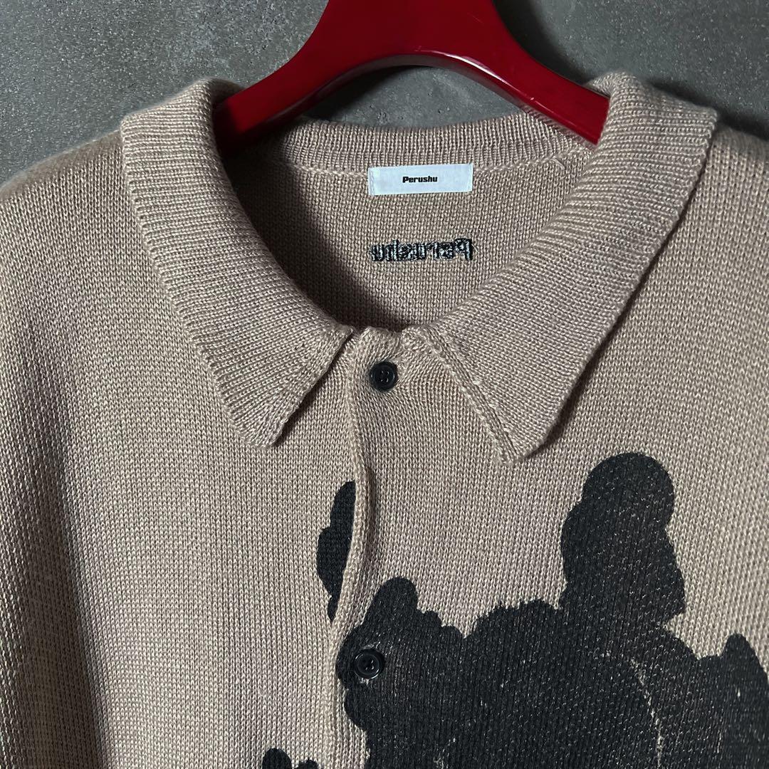 Perushu ニットポロシャツ ベージュ フォトプリント — image 2