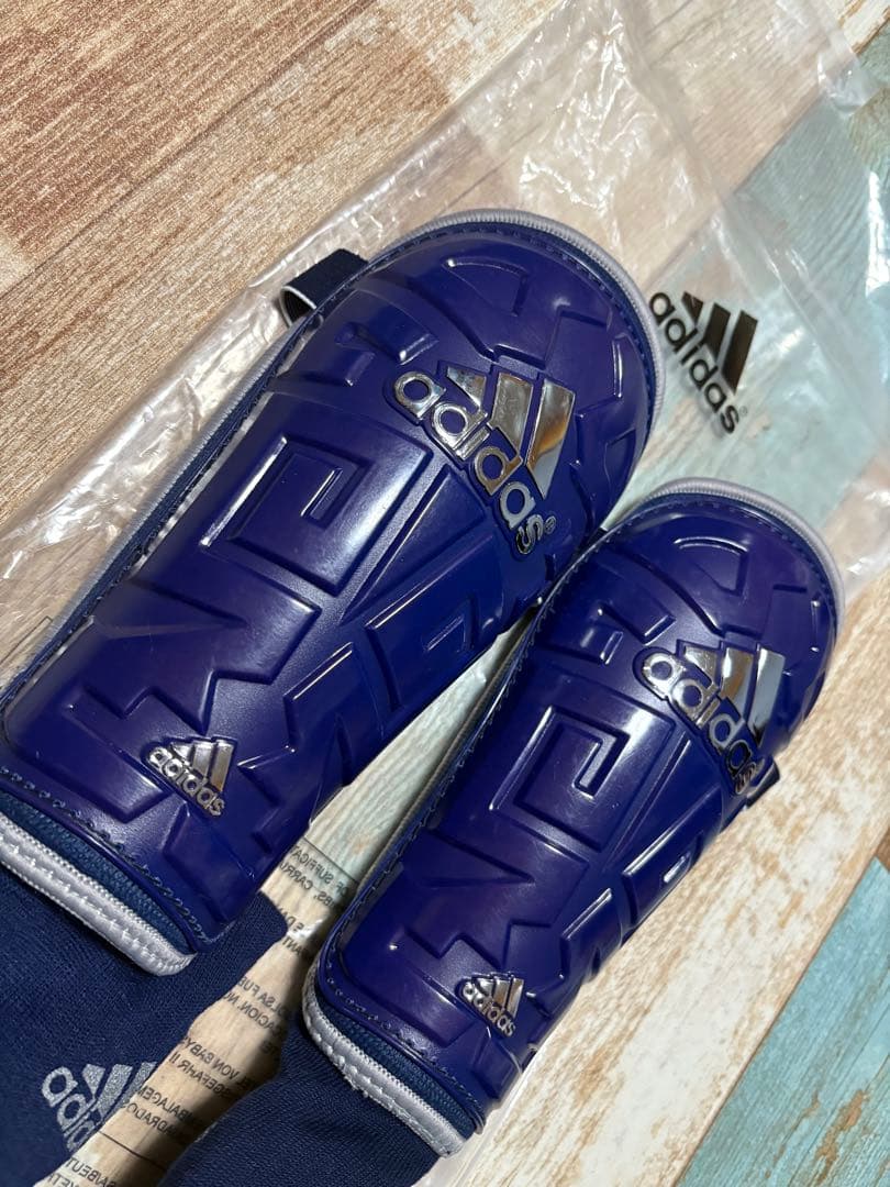 adidas☆サッカー用レガース（未使用品） — image 2