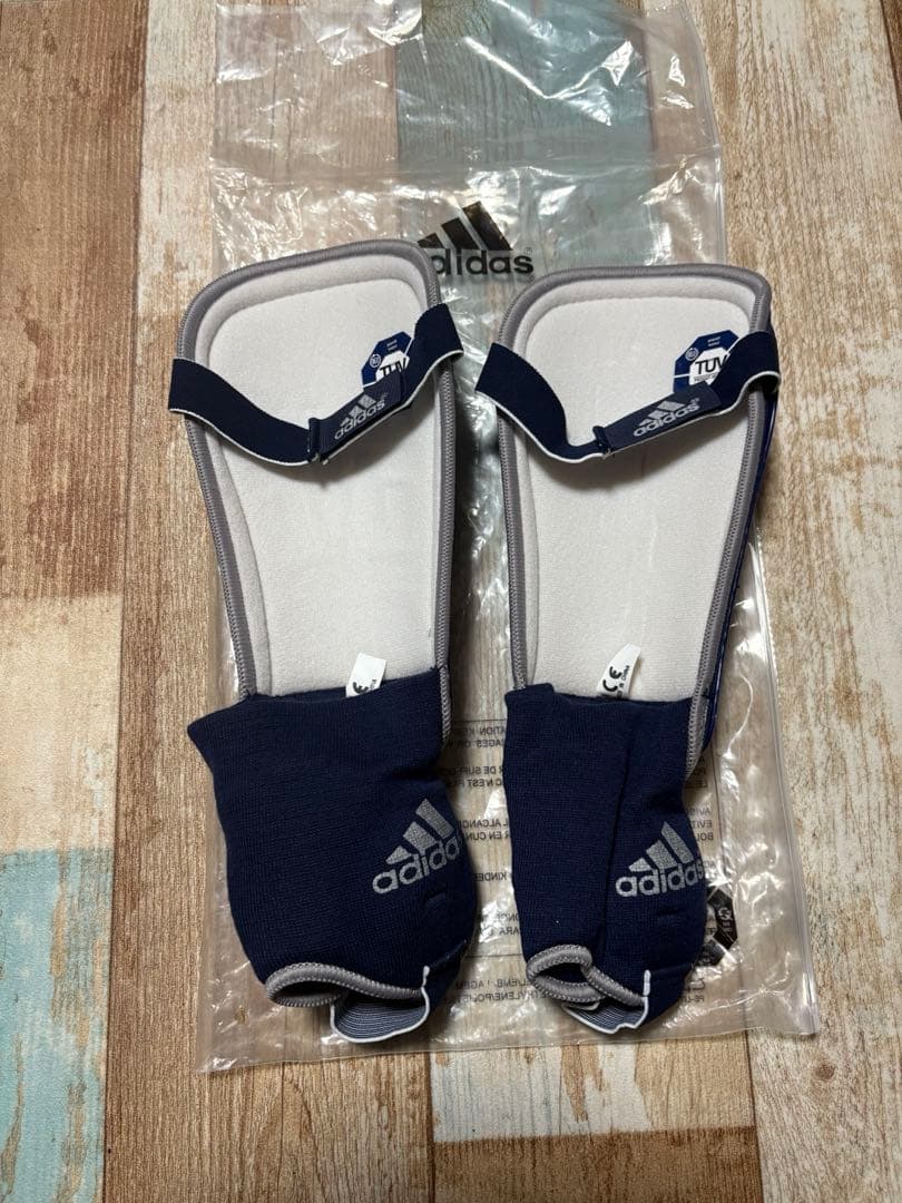adidas☆サッカー用レガース（未使用品） — image 5