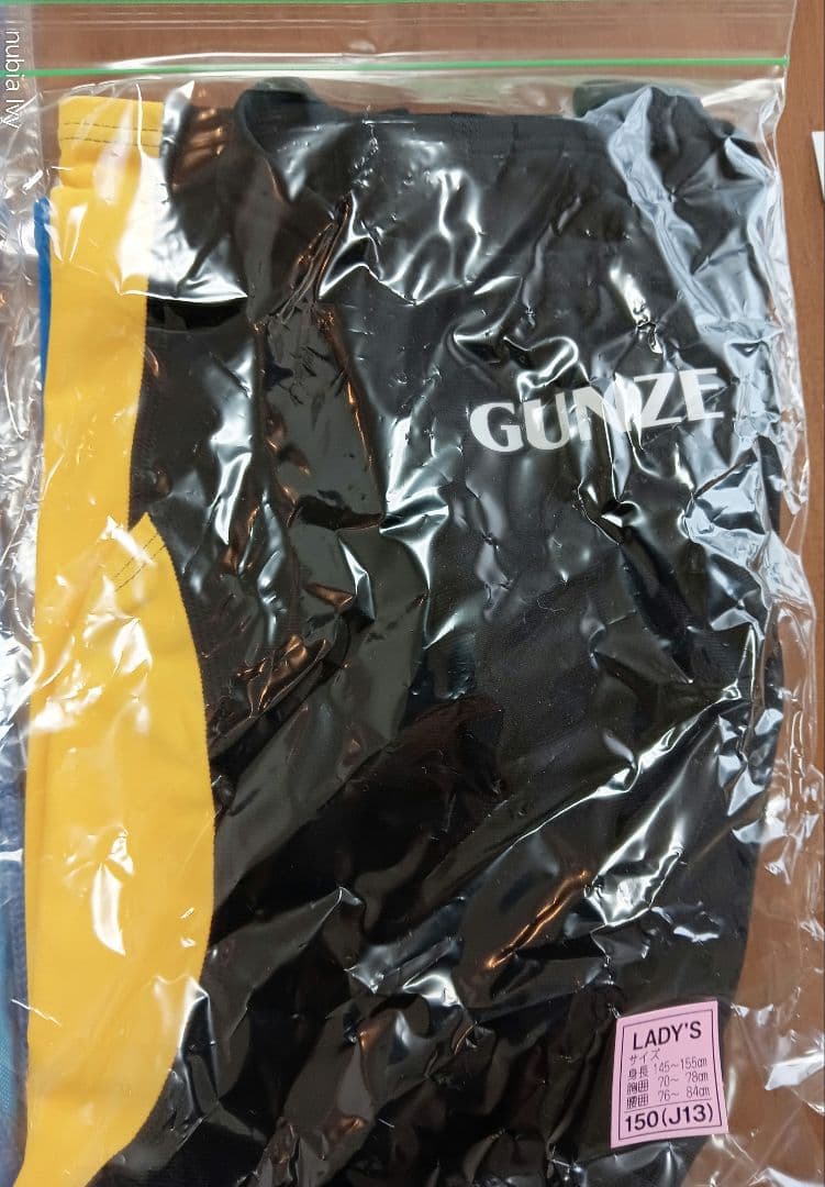 GUNZE 黒 サイズ150　水着＋水泳キャップ　＋シューズ袋セット — image 2