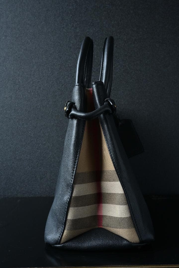 【美品】BURBERRY バナーバッグ ミディアム レザー ハンドバッグ 黒 — image 3