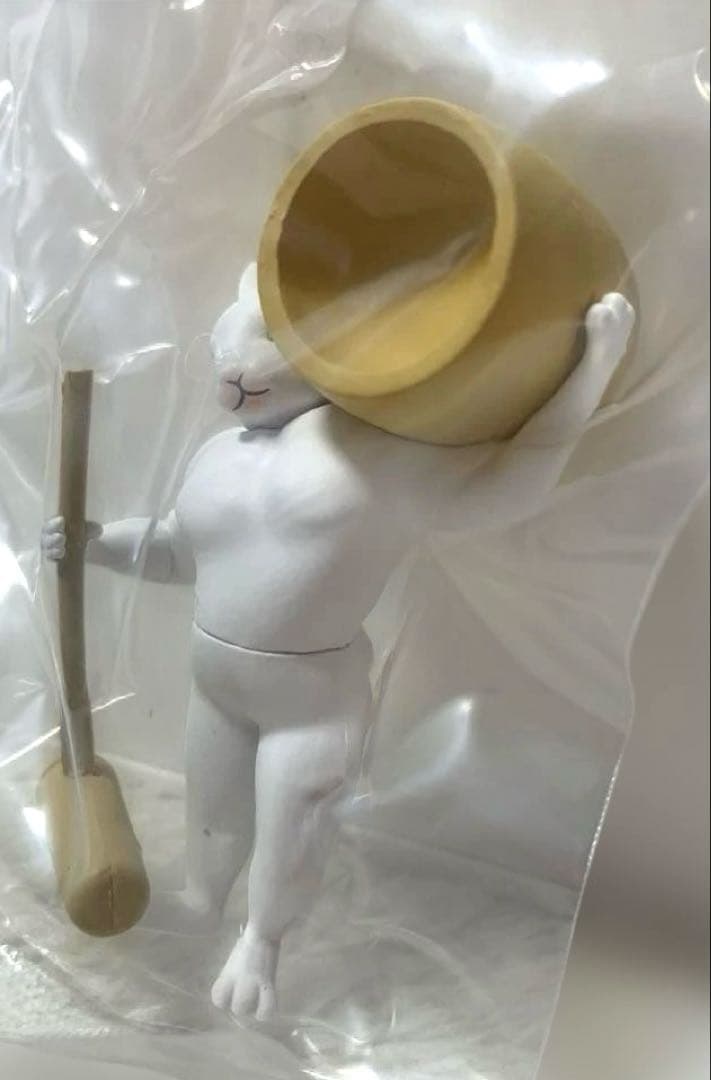 うさぎの餅つきんにく マスコット フィギュア 『臼もちうさぎ』 — image 2