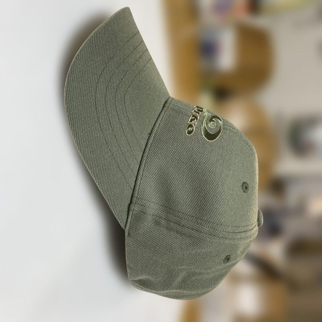 美品 【PIKO】 オリーブカラー 刺繍ロゴ ベースボールキャップ — image 2