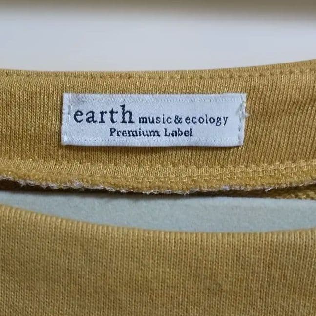 earth music&ecology マスタード 長袖ニット — image 2
