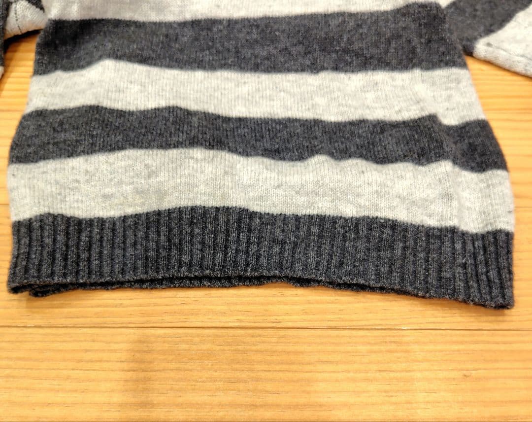 ストライプ Vネックセーター Mサイズ — image 4