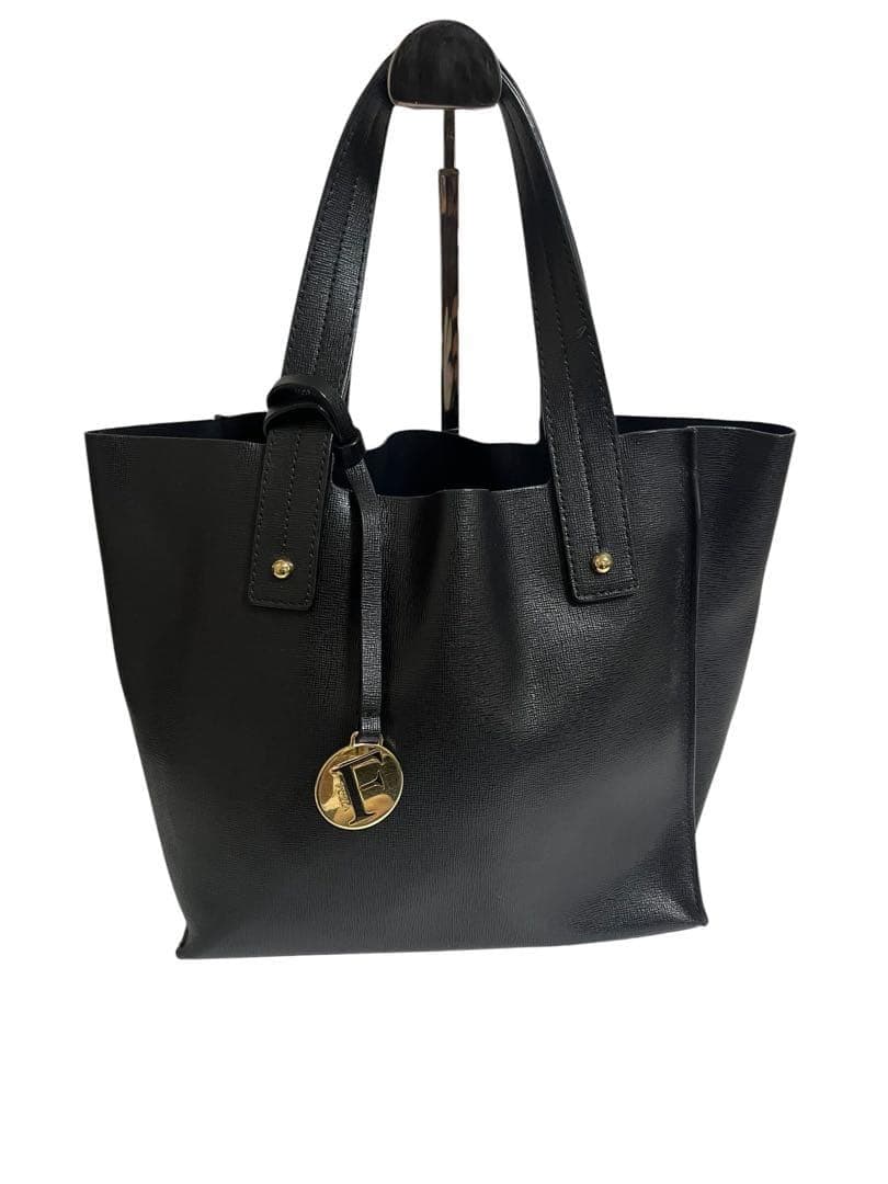 【極美品】フルラ　FURLA ハンドバッグ　サリー　ブラック　オールレザー — image 2