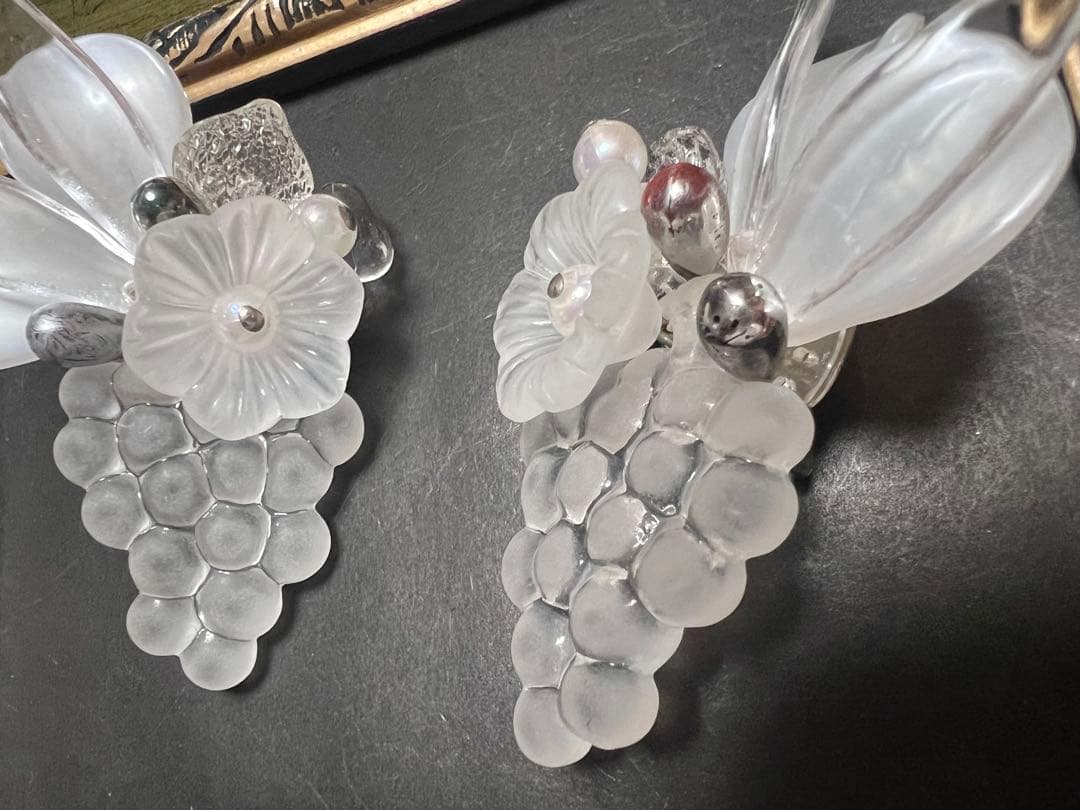 西ドイツ製　ヴィンテージ　イヤリング　花　ホワイト　大ぶり　年代物 — image 3