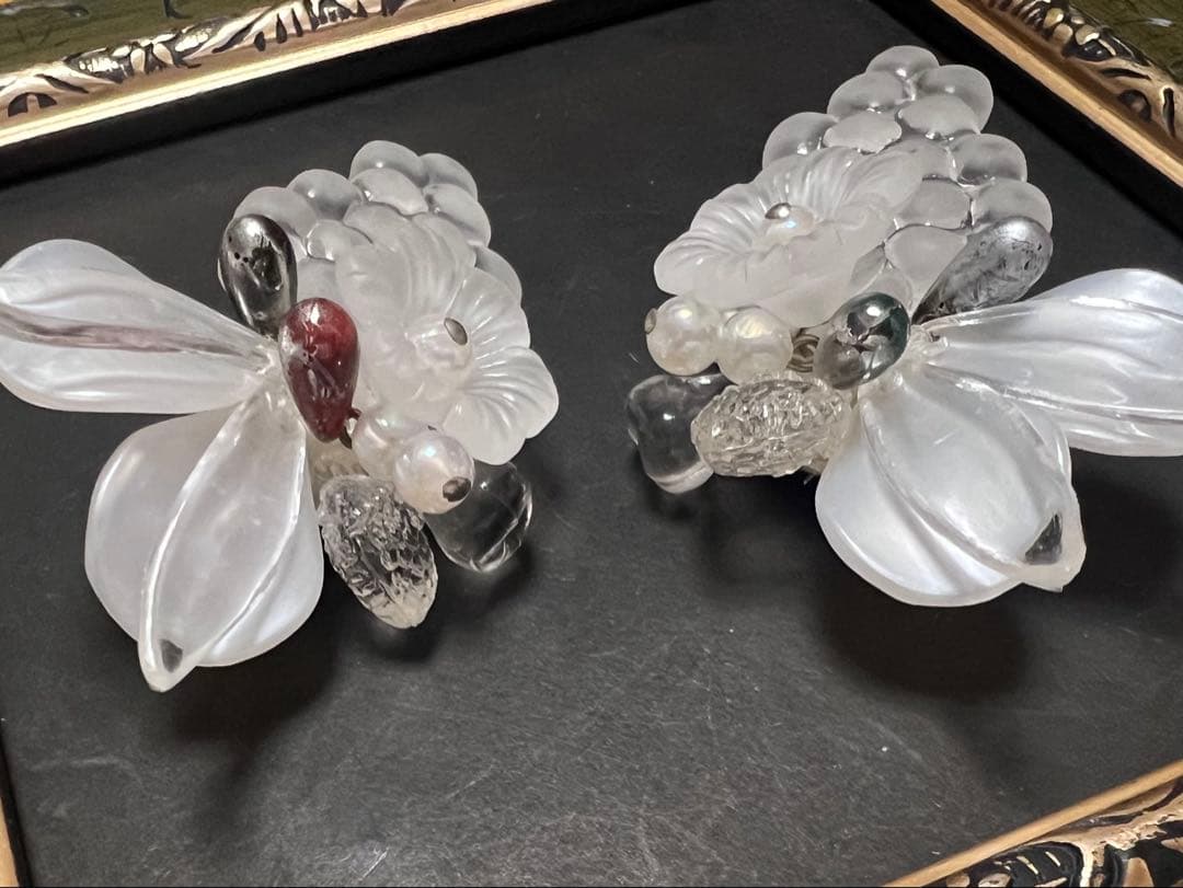 西ドイツ製　ヴィンテージ　イヤリング　花　ホワイト　大ぶり　年代物 — image 5