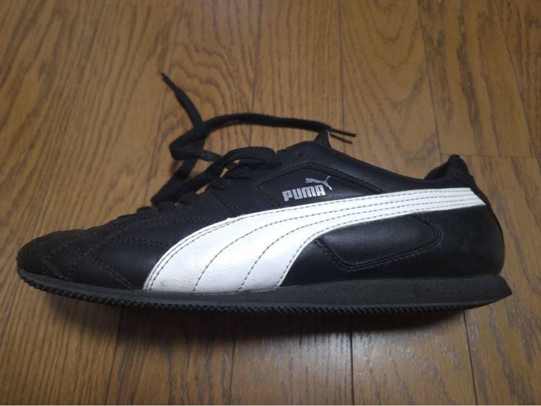 PUMA ブラック ホワイト スニーカー — image 5
