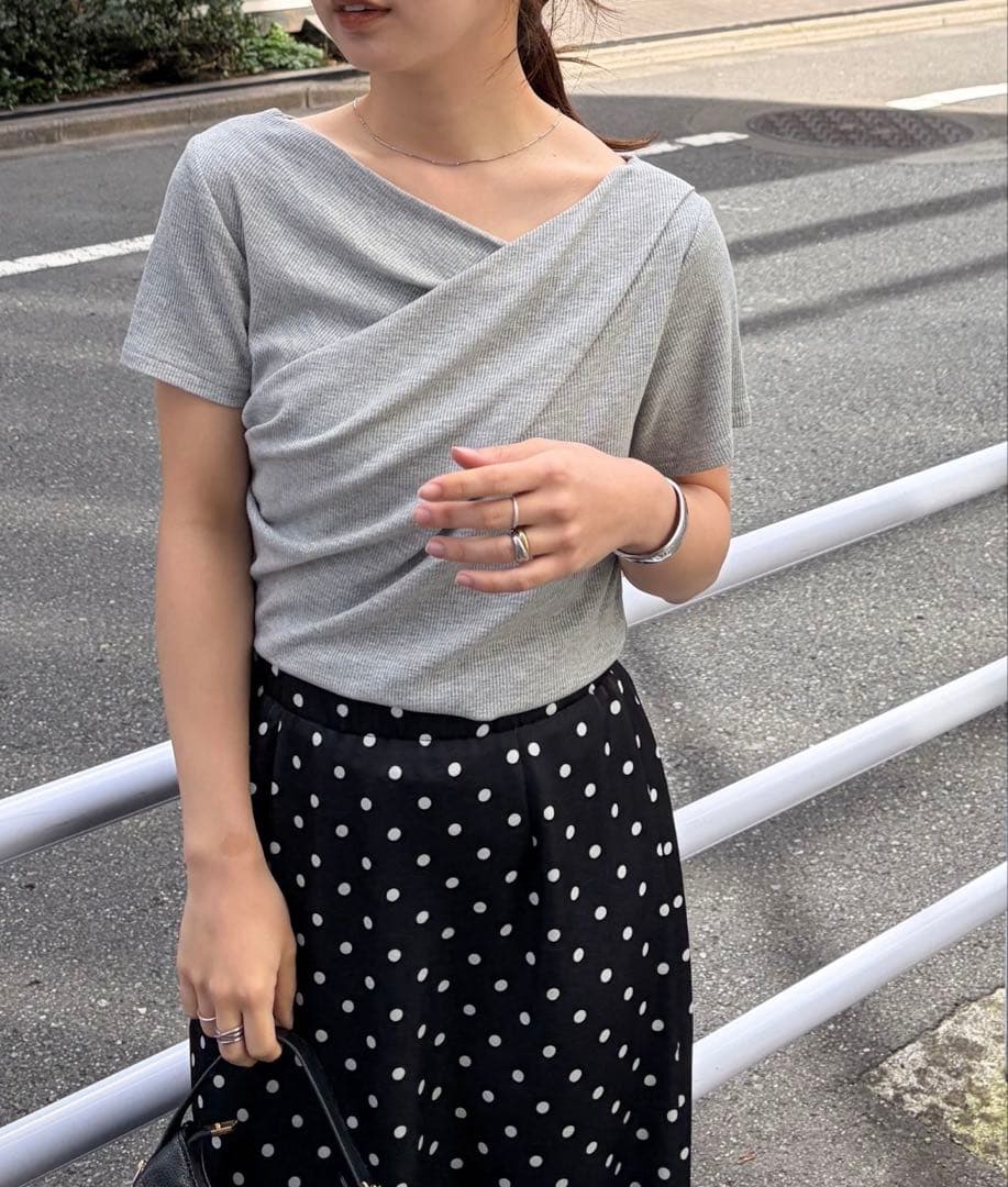 RANAN 2WAYドレープオフショルリブＴシャツ — image 2