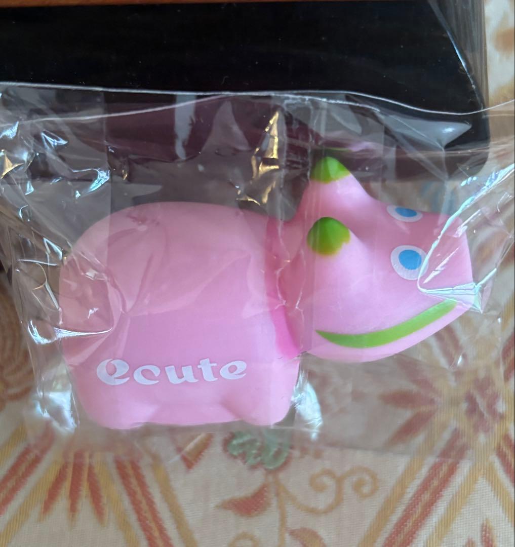 GRANSTA ecute 限定ノベルティ　赤べこフィギュア — image 2