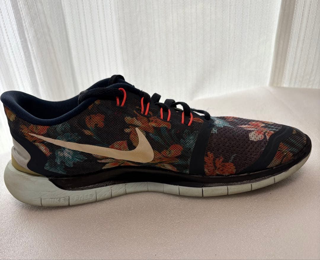 NIKE Free 5.0 フローラル柄 スニーカー — image 4