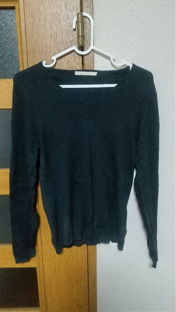 コットンカシミヤ ブラック Vネック セーター Sサイズ — image 3