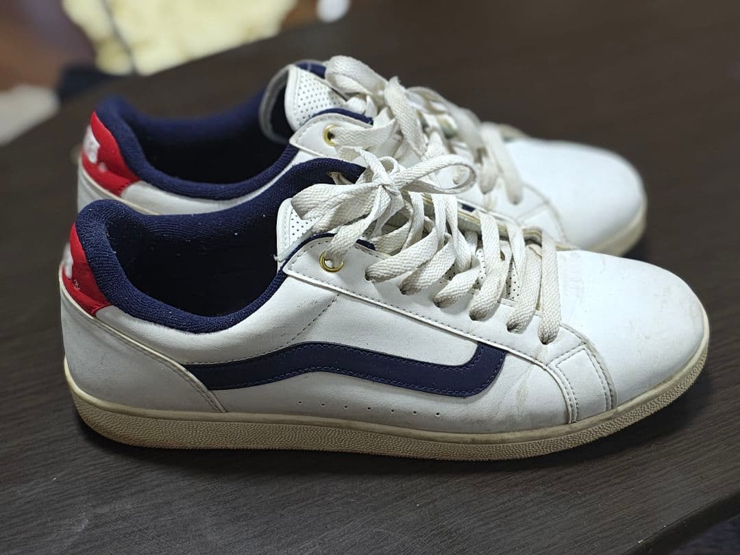 VANS ホワイト ネイビー レッド スニーカー — image 3