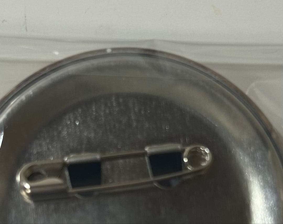 シャドーハウス　ルウ　缶バッジ — image 2