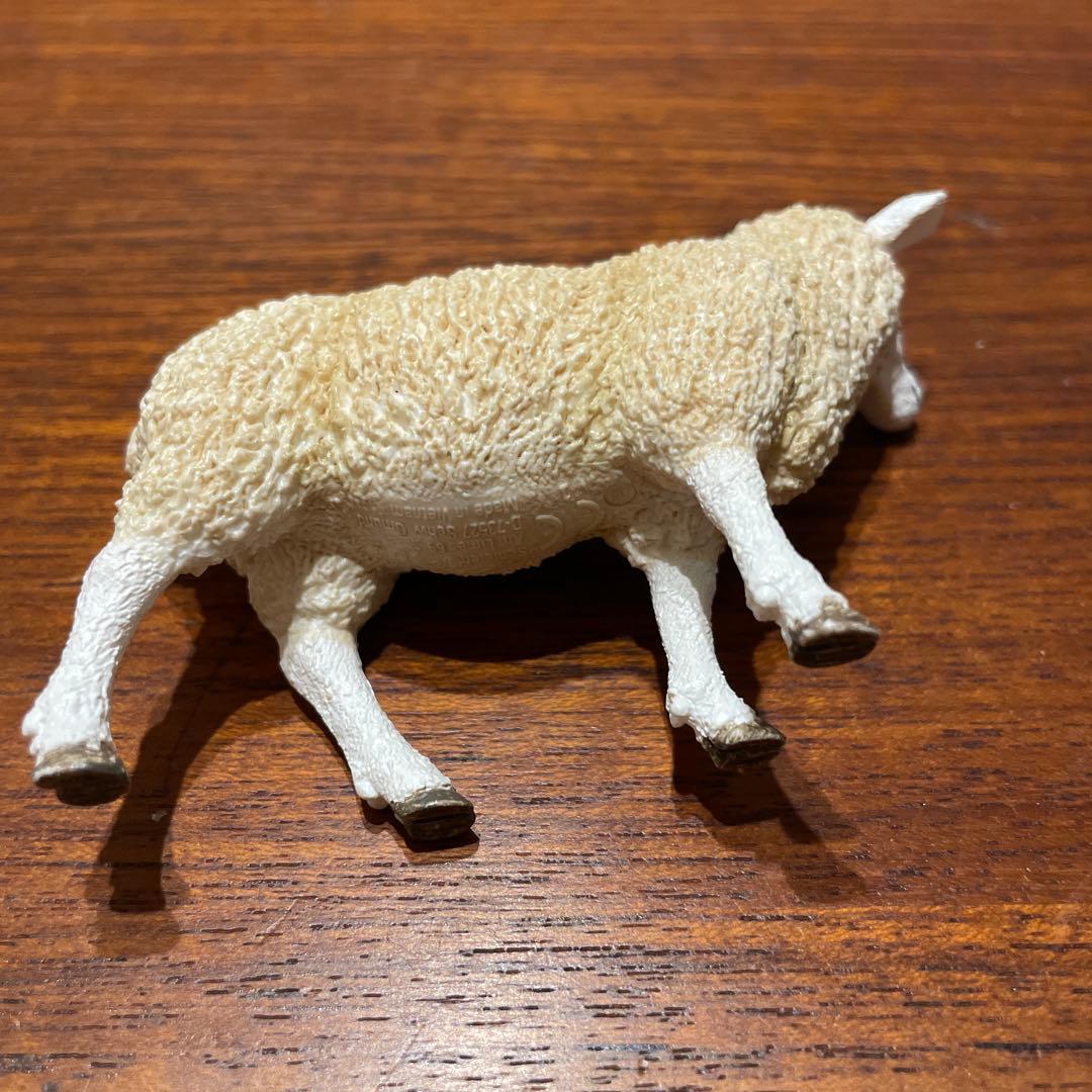 シュライヒ　羊　フィギュア — image 3