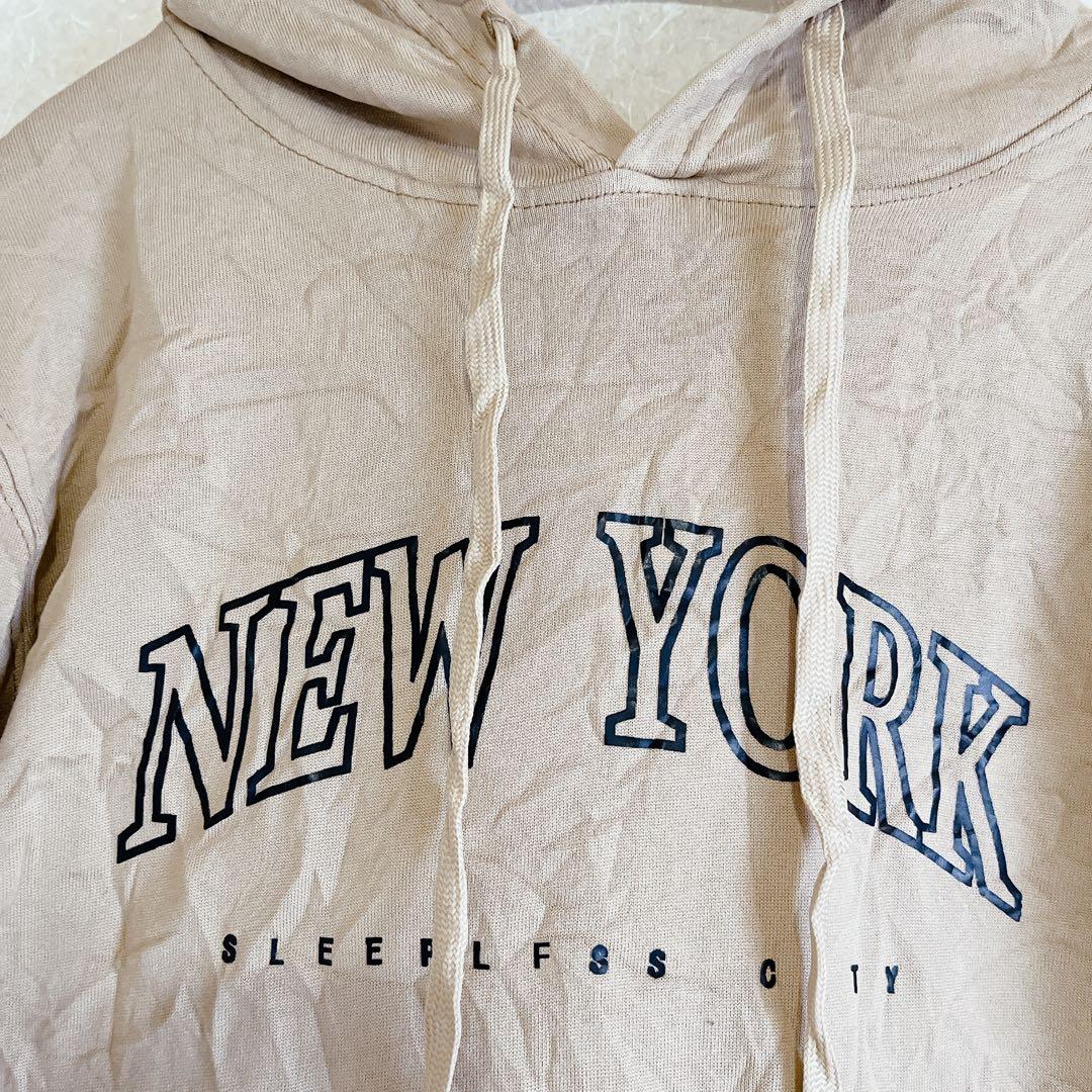 SALE❤️ NEW YORK プリント パーカー 【S】 ベージュ トレーナー — image 3