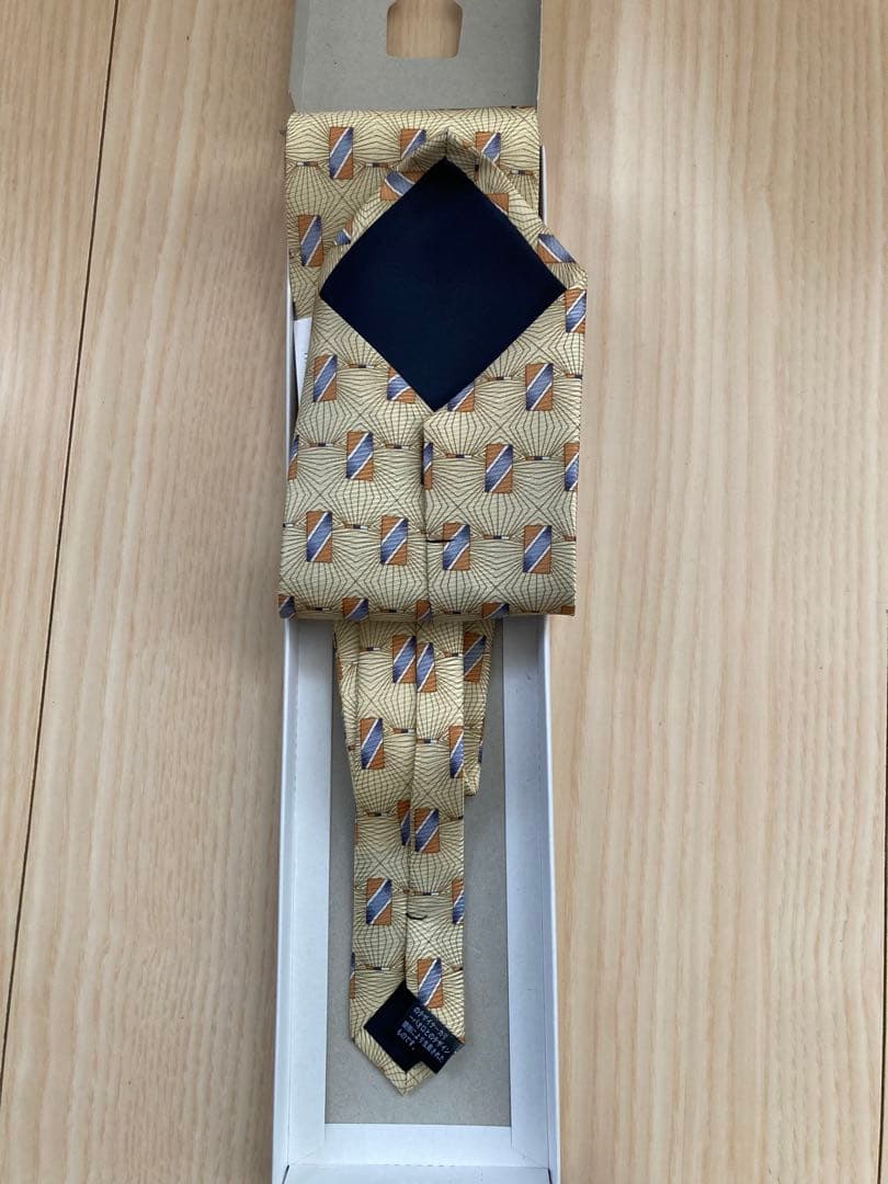 新品未使用　GALLI PAOLO シルクネクタイ ゴールド — image 3