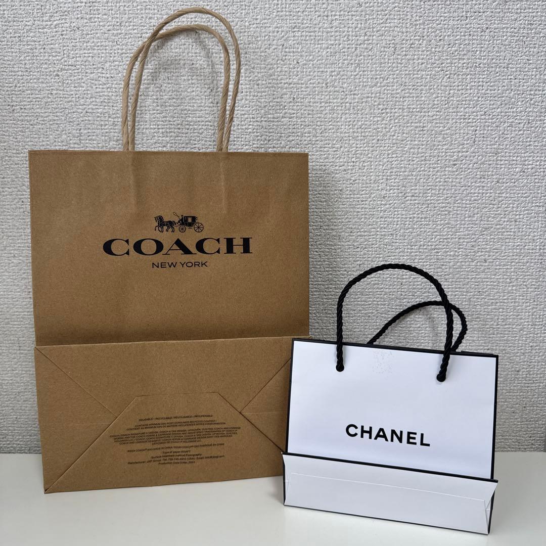 COACHとCHANEL ショップ袋 2枚セット — image 2