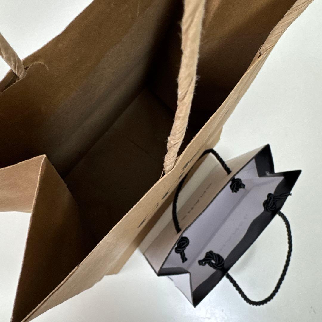 COACHとCHANEL ショップ袋 2枚セット — image 3