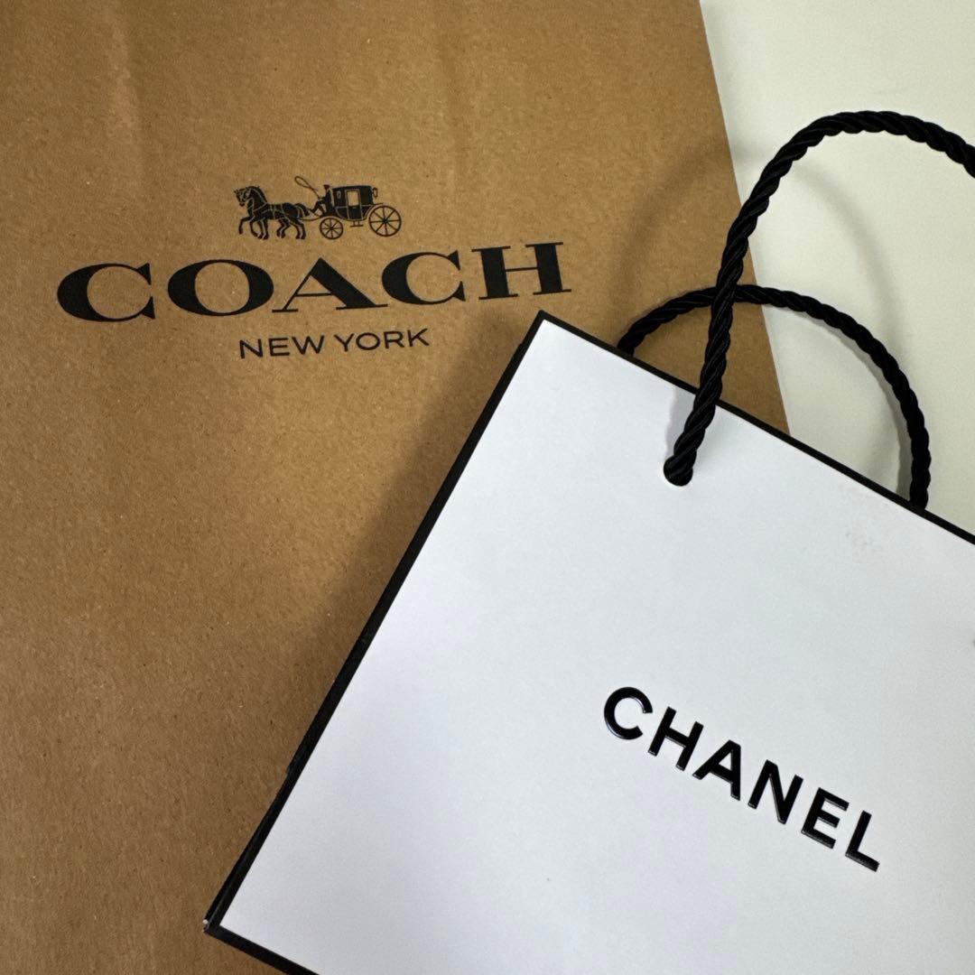 COACHとCHANEL ショップ袋 2枚セット — image 4