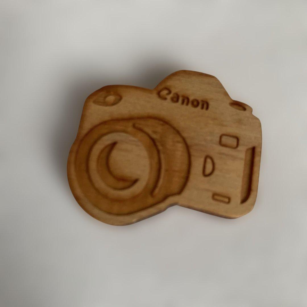 Canon カメラ型　木製　マグネット ノベルティ — image 2