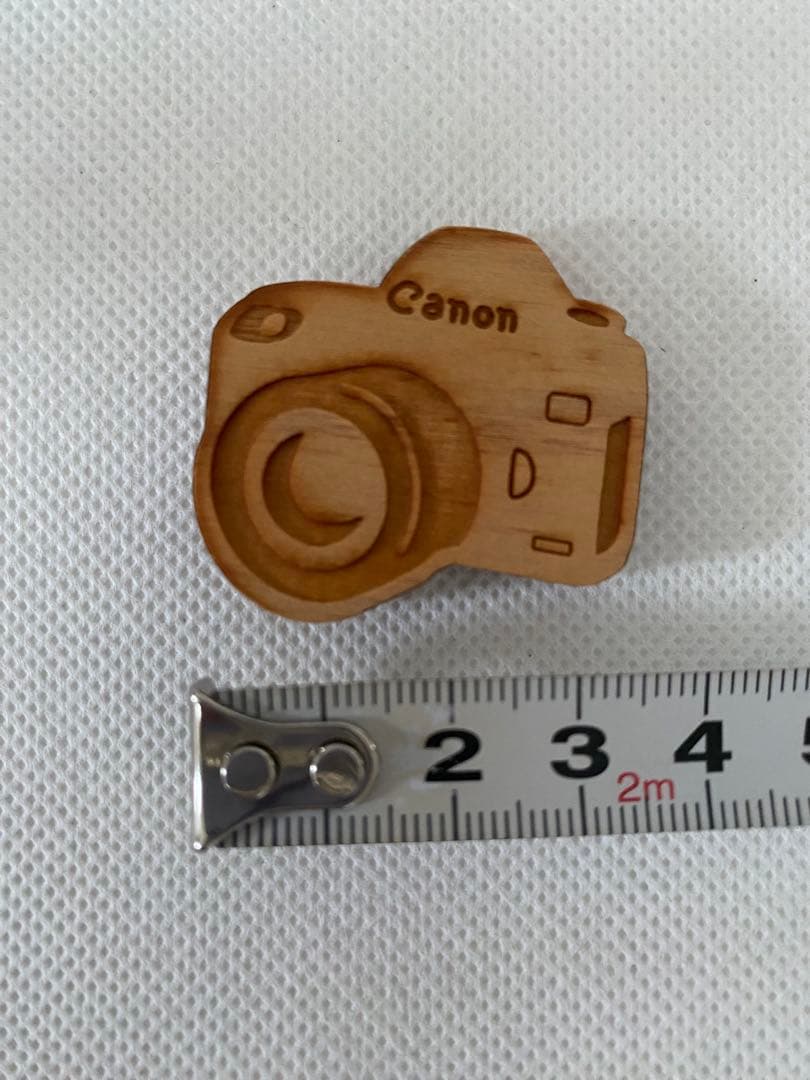 Canon カメラ型　木製　マグネット ノベルティ — image 4