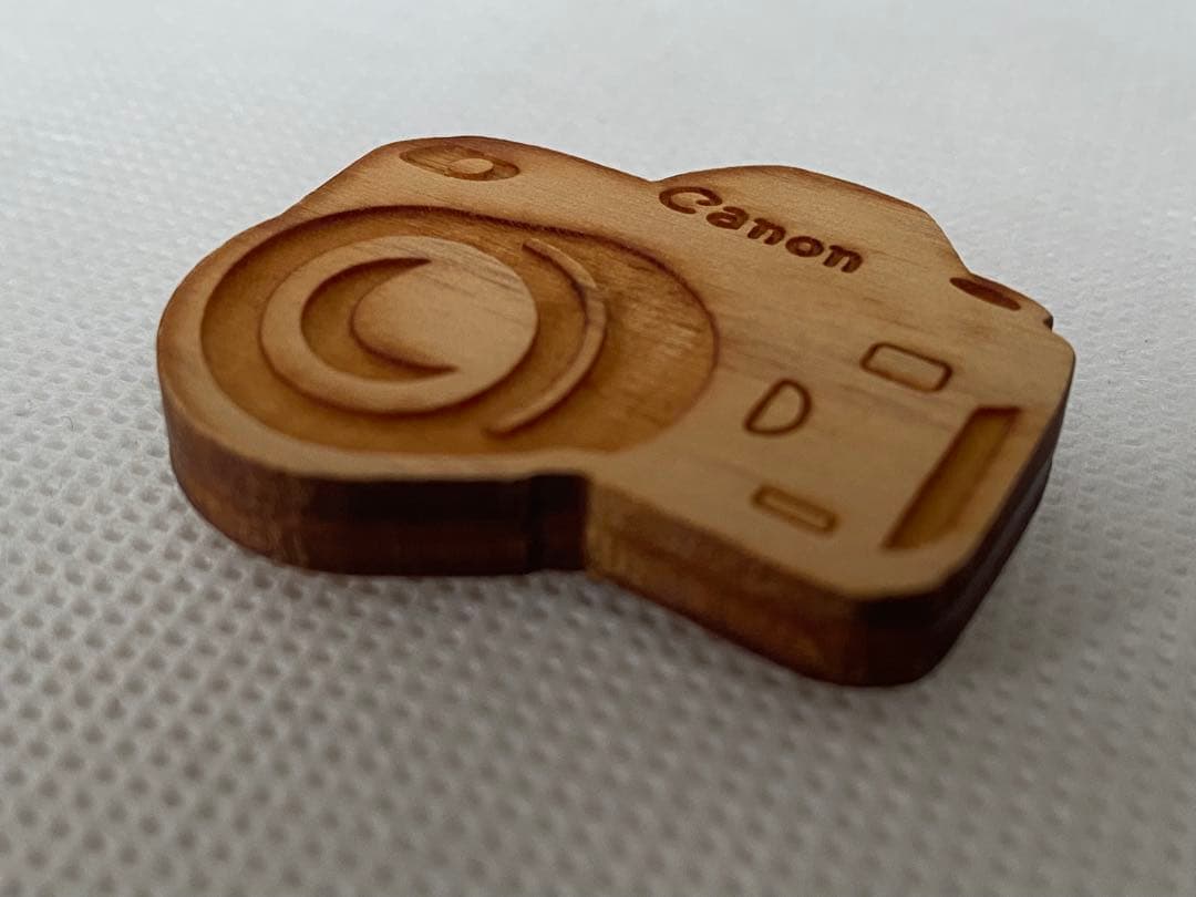 Canon カメラ型　木製　マグネット ノベルティ — image 5