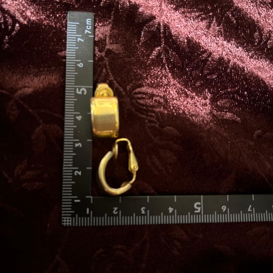 ゴールドカラー フープイヤリング — image 4