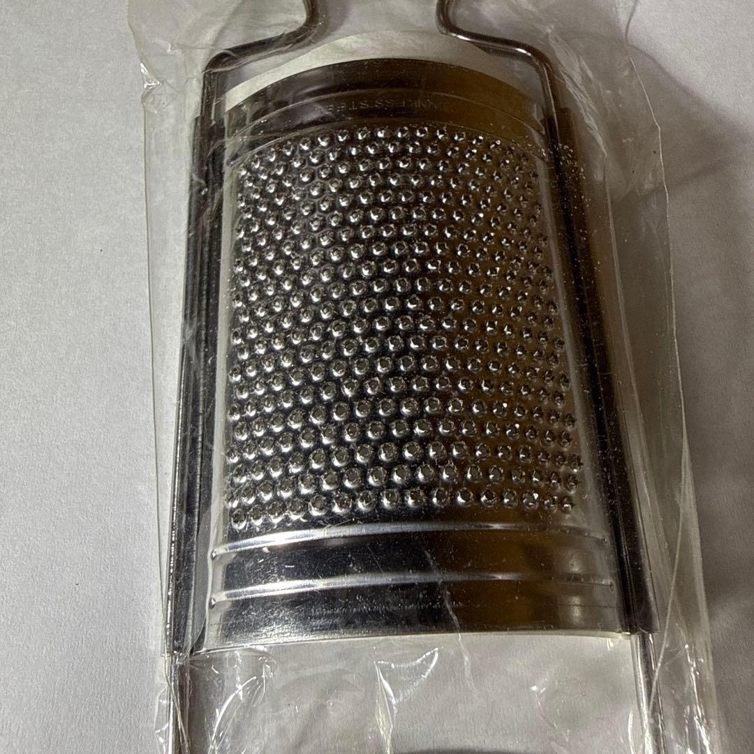 非売品　ピザカリフォルニア　ステンレススチール製 チーズ削り器　未使用未開封品 — image 2