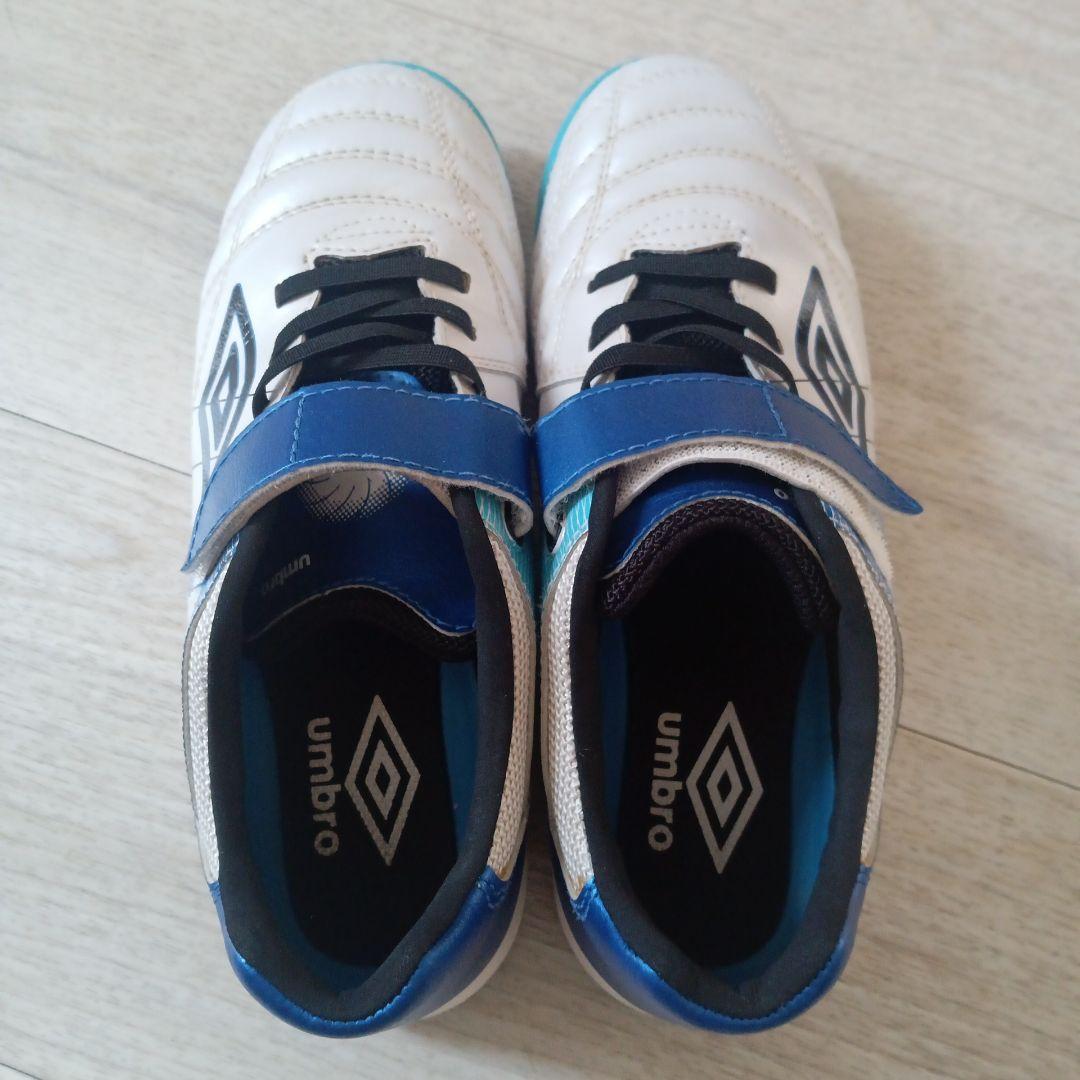 【美品】UMBRO　ジュニア　サッカーシューズ　トレーニングシューズ　22cm — image 4
