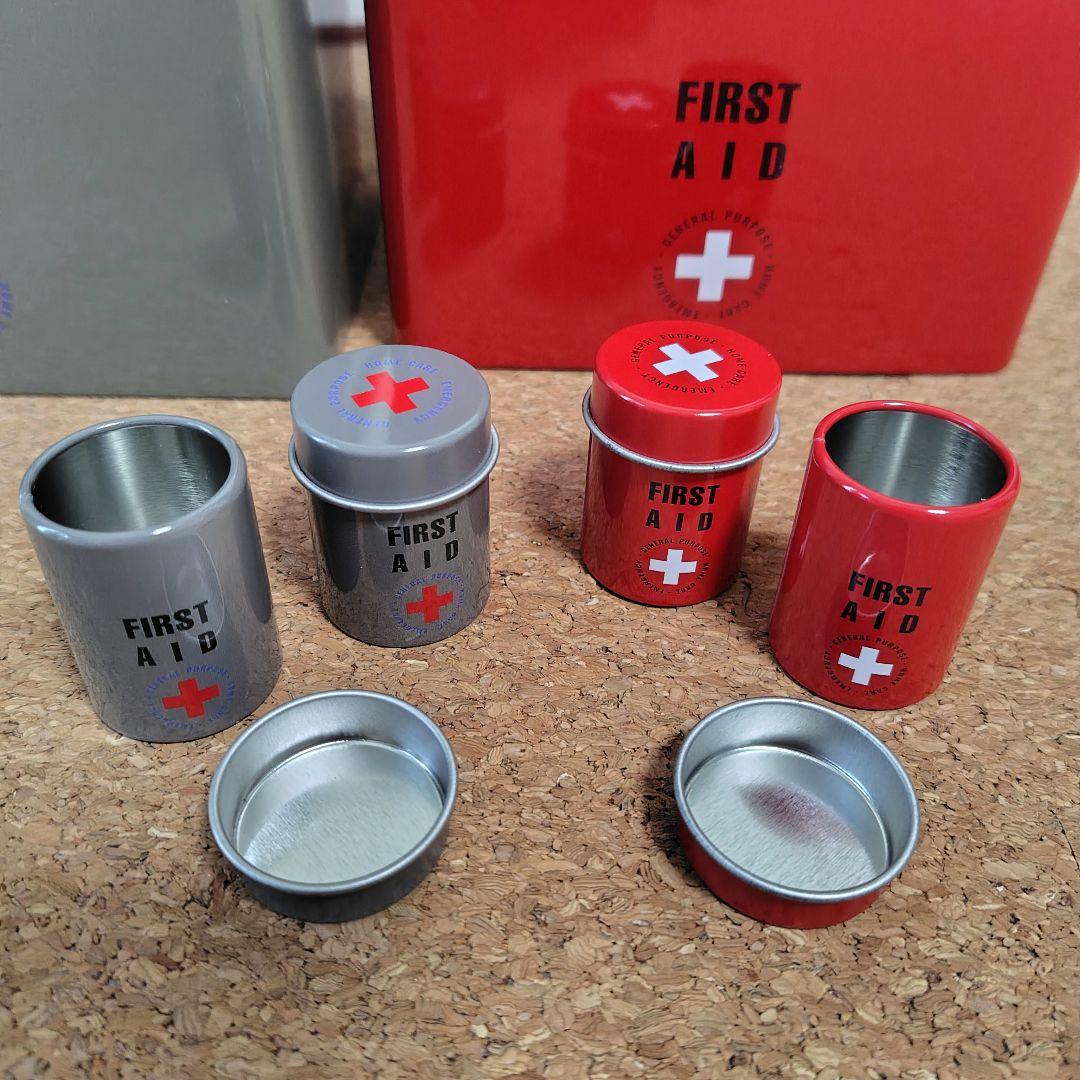 カルディKALDI ファーストエイド缶 レッド　グレーカーキ　FirstAid — image 3