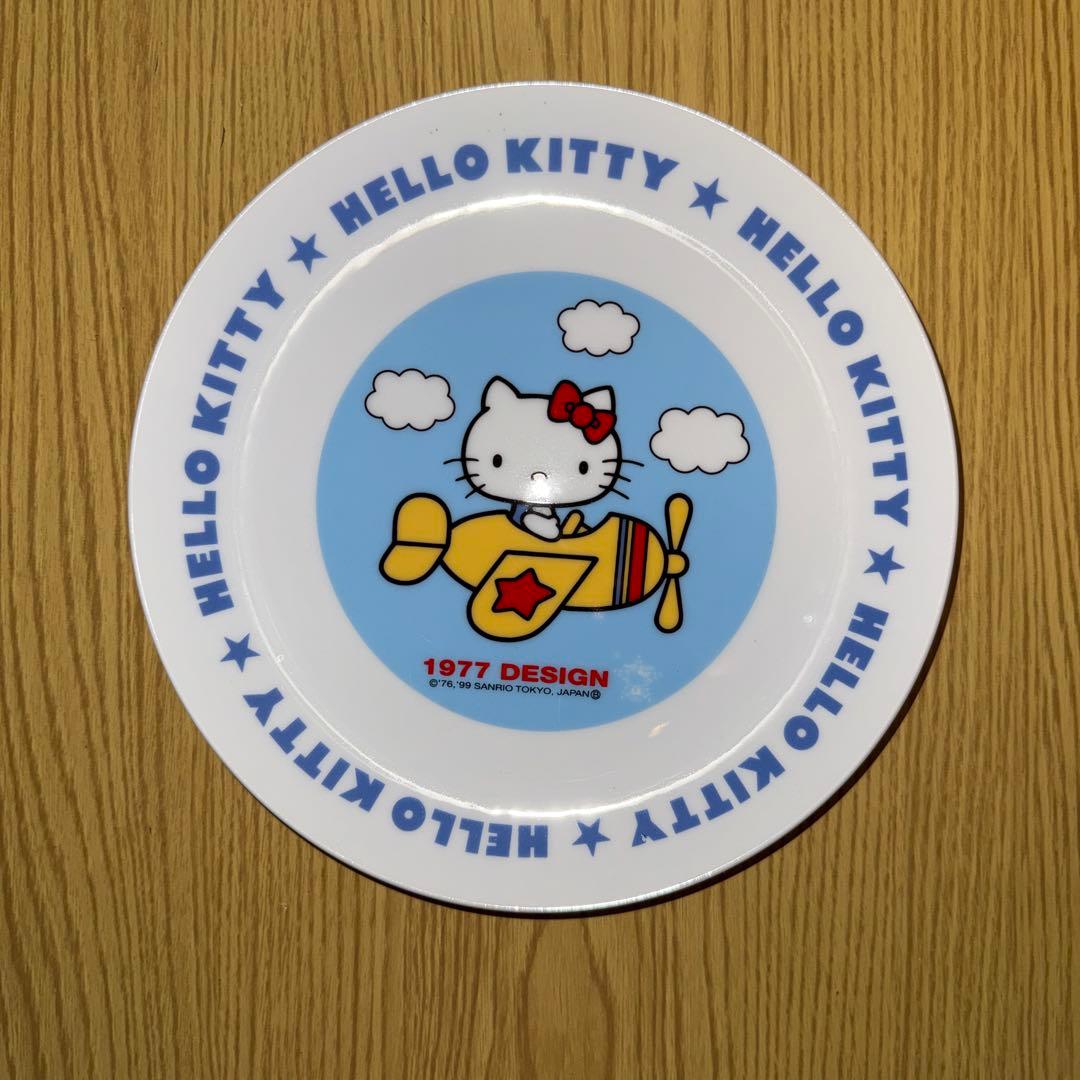 Hello Kitty25周年記念皿プレート 2枚セット 1974 1977 — image 2