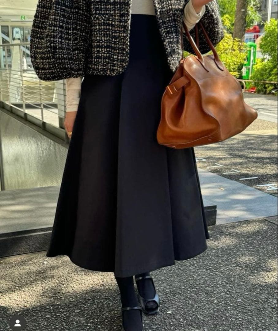 松本恵奈着用CLANE HIGH WAIST CIRCULAR SKIRTクラネ — image 2