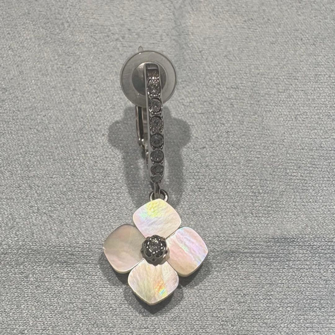 【片耳のみ】VENDOME BOUTIQUE シェルフラワー イヤリング — image 5