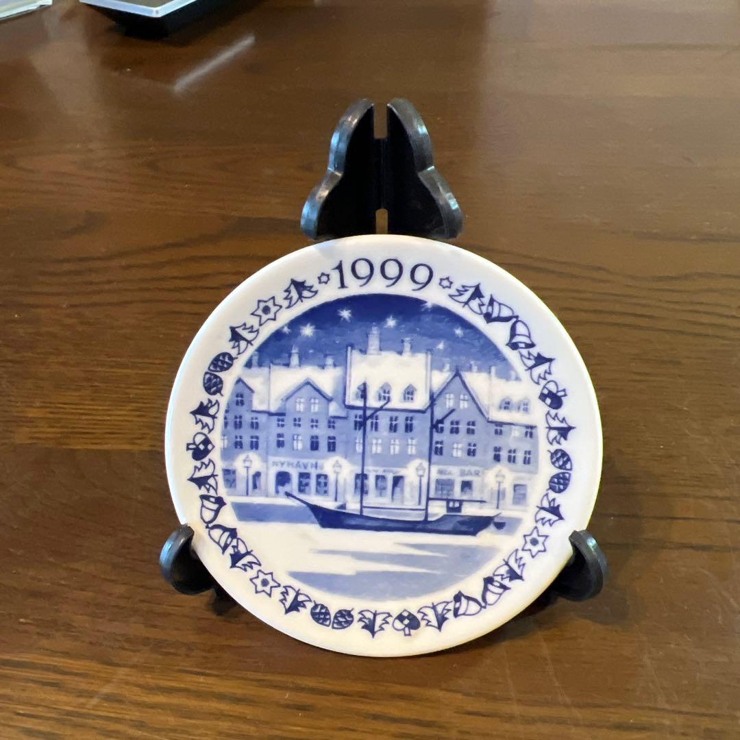 Royal Copenhagen 1999年 ミニイヤープレート　皿立て付き — image 3