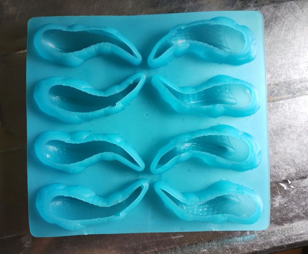 GAMAGO COLD FISH 製氷皿 鯉型 8個取り — image 2