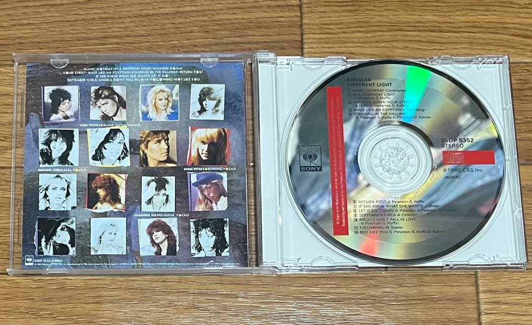 国内盤　Different Light　Bangles — image 3