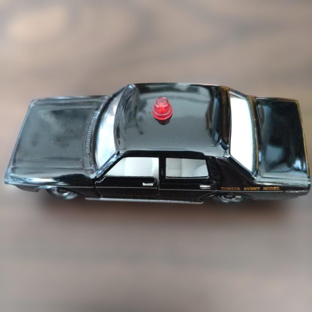 トミカ NEWクラウン 覆面 — image 2