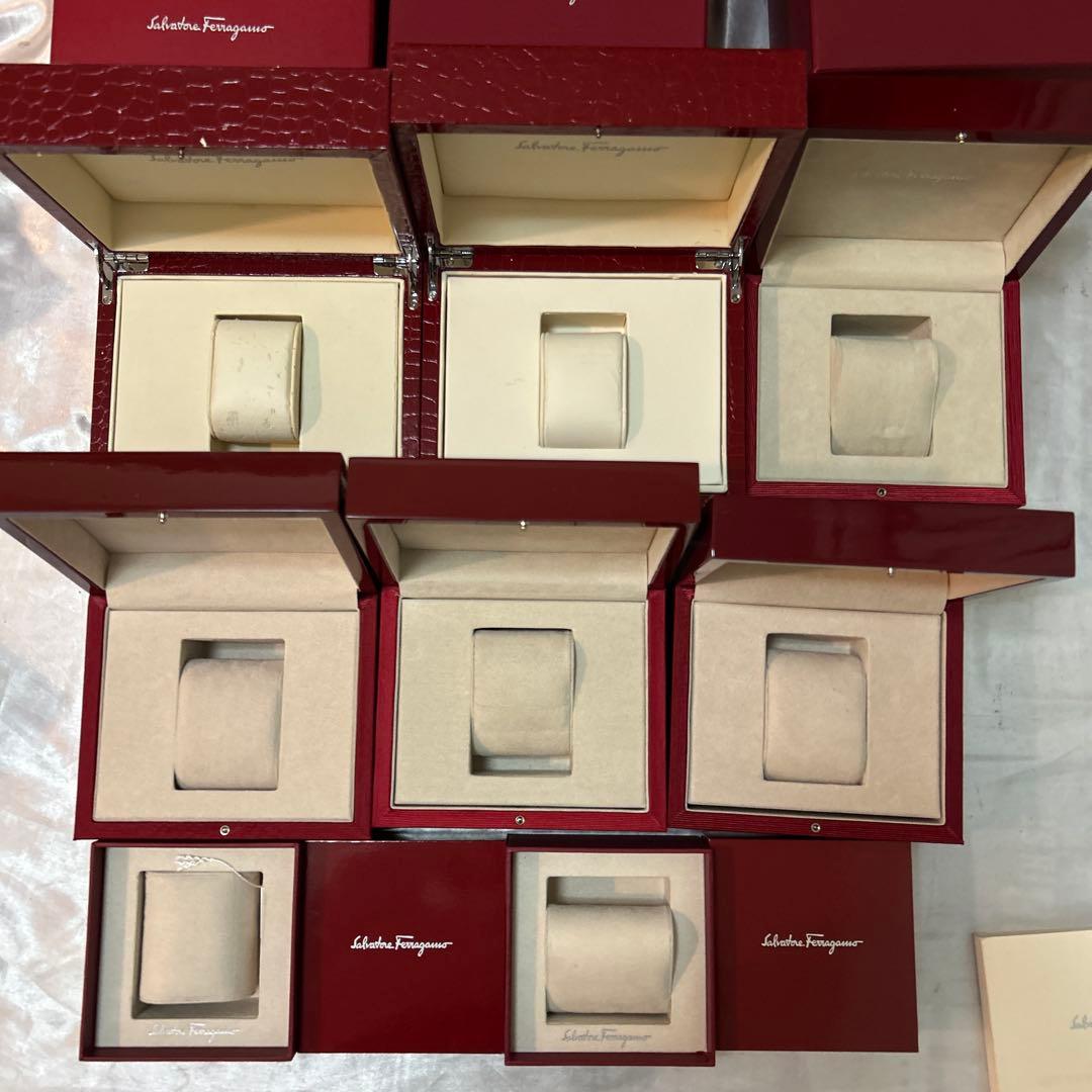 8点‼️フェラガモ腕時計空箱　コマ付き — image 2