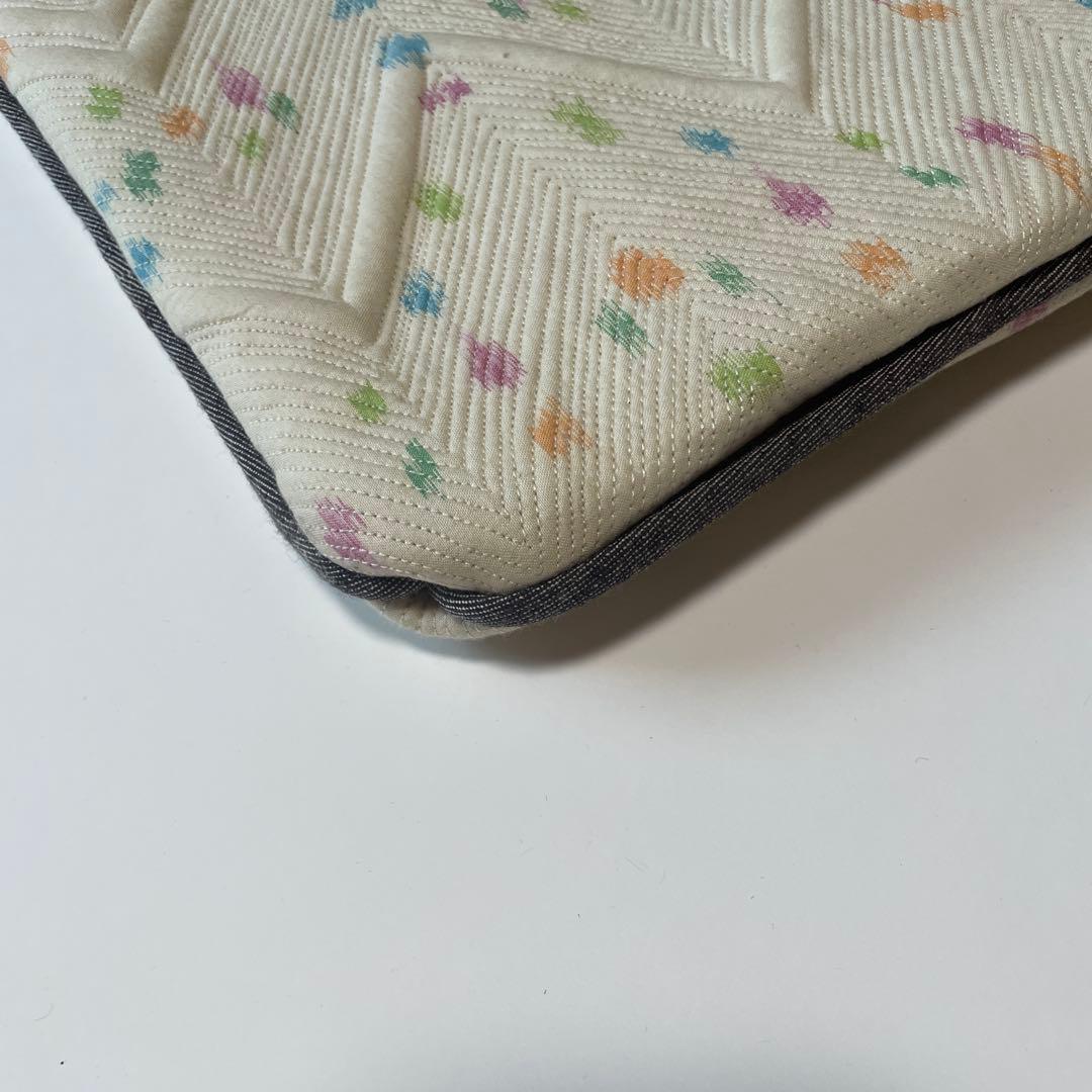 【新品・未使用】秦泉寺由子 キルト 木製ハンドル ハンドバッグ — image 4