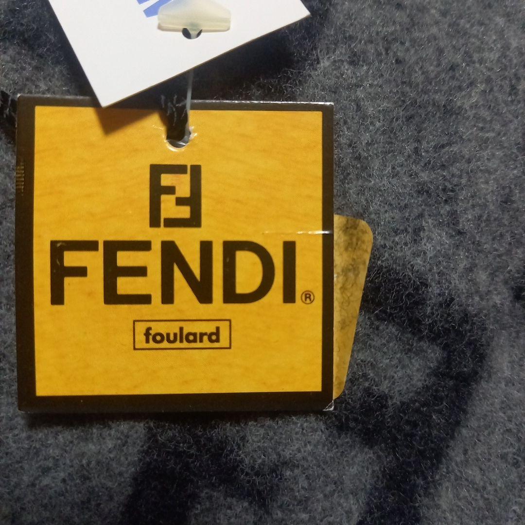 FENDI マフラー ウール100% グレー — image 2