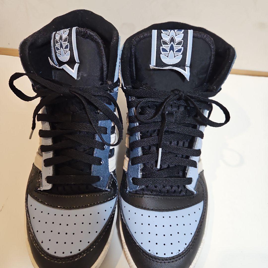 adidas ハイカットスニーカー ブラック ライトブルー — image 2