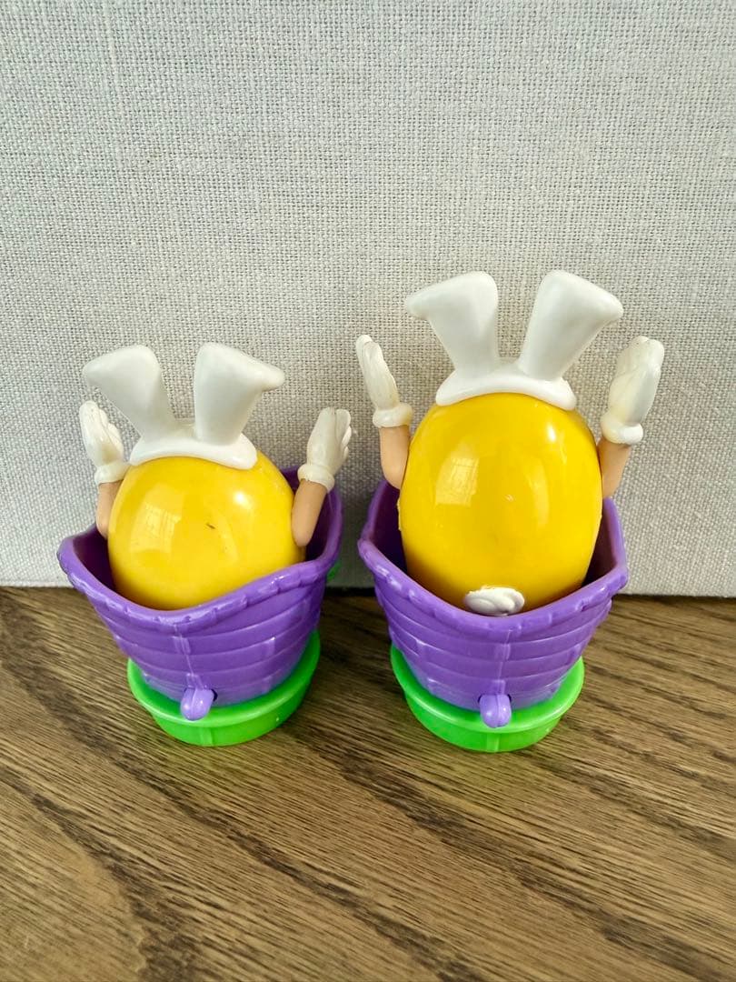 M&M's イースター バニー フィギュア 2体セット — image 3