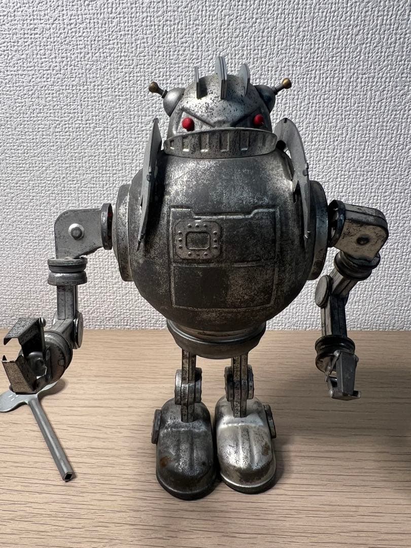 【希少】映画『ザスーラ』ブリキ製ぜんまい式ロボット Schylling社製 — image 2