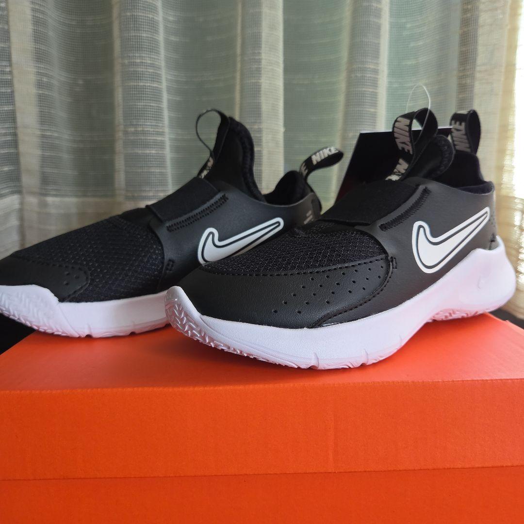新品タグ付き　NIKEフレックスランナー3PS ブラック　18.5㌢ — image 2