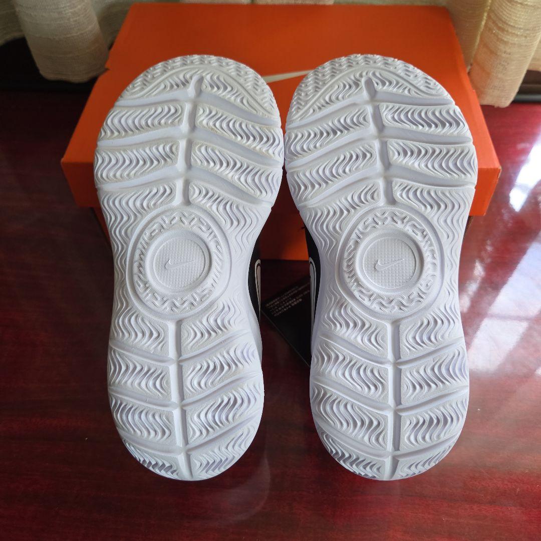 新品タグ付き　NIKEフレックスランナー3PS ブラック　18.5㌢ — image 5