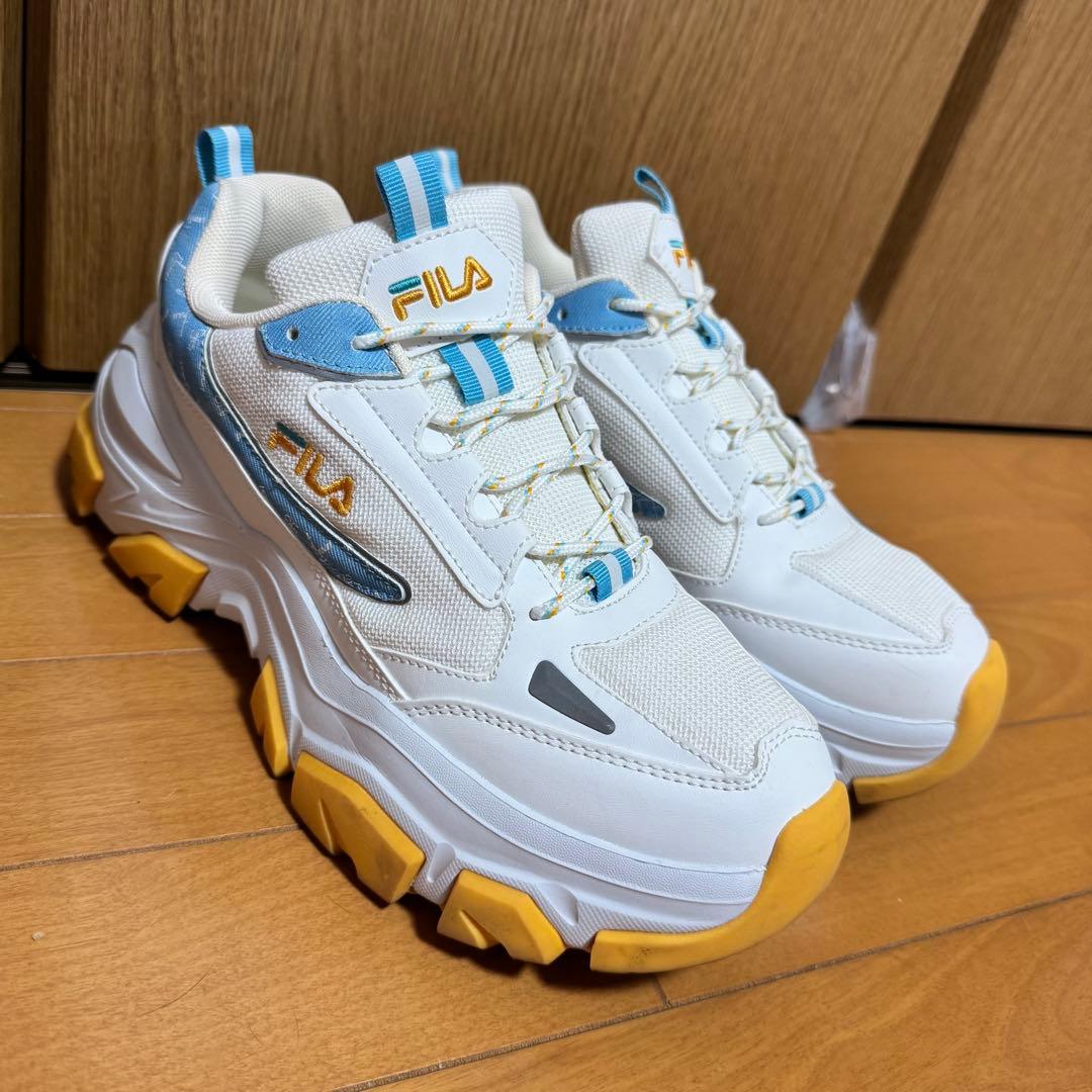優里 FILA スニーカー 26cm 白 黒 セット — image 2
